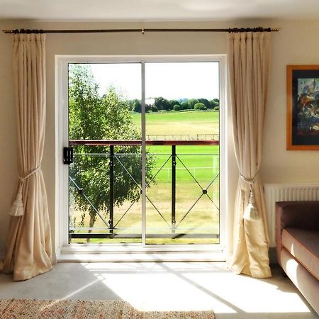 47 Wetherby Way, 3 Bedrooms, Sleeps 6, Easy Walk To Town, Parking, Self Catering, Great View ستارتفورد أبون آفون المظهر الخارجي الصورة