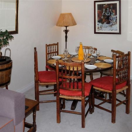 47 Wetherby Way, 3 Bedrooms, Sleeps 6, Easy Walk To Town, Parking, Self Catering, Great View ستارتفورد أبون آفون المظهر الخارجي الصورة
