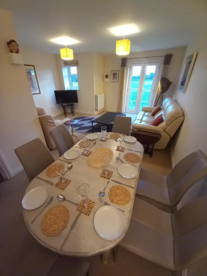 47 Wetherby Way, 3 Bedrooms, Sleeps 6, Easy Walk To Town, Parking, Self Catering, Great View ستارتفورد أبون آفون المظهر الخارجي الصورة