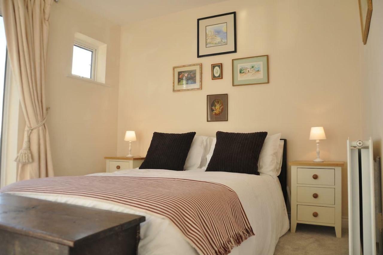 47 Wetherby Way, 3 Bedrooms, Sleeps 6, Easy Walk To Town, Parking, Self Catering, Great View ستارتفورد أبون آفون المظهر الخارجي الصورة