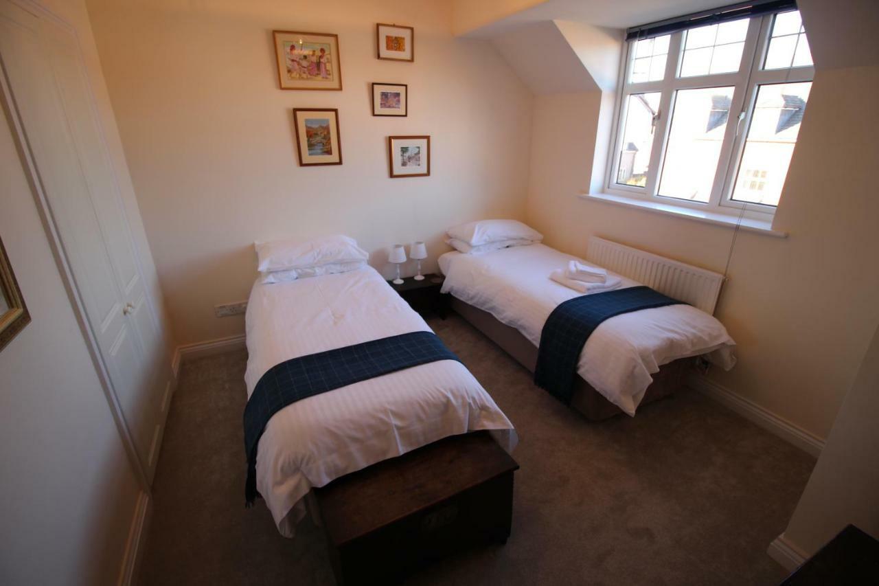 47 Wetherby Way, 3 Bedrooms, Sleeps 6, Easy Walk To Town, Parking, Self Catering, Great View ستارتفورد أبون آفون المظهر الخارجي الصورة