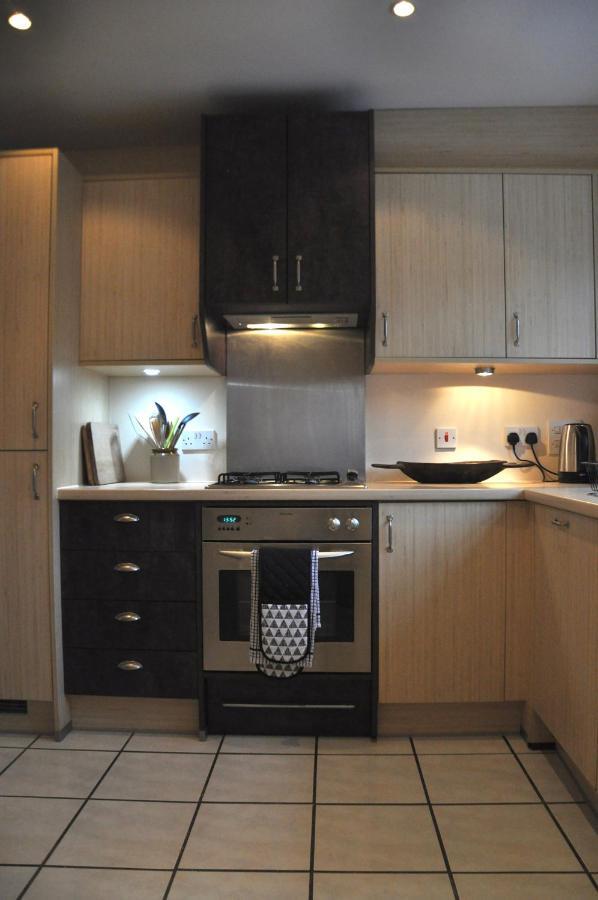 47 Wetherby Way, 3 Bedrooms, Sleeps 6, Easy Walk To Town, Parking, Self Catering, Great View ستارتفورد أبون آفون المظهر الخارجي الصورة