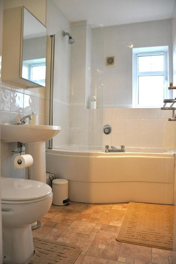47 Wetherby Way, 3 Bedrooms, Sleeps 6, Easy Walk To Town, Parking, Self Catering, Great View ستارتفورد أبون آفون المظهر الخارجي الصورة